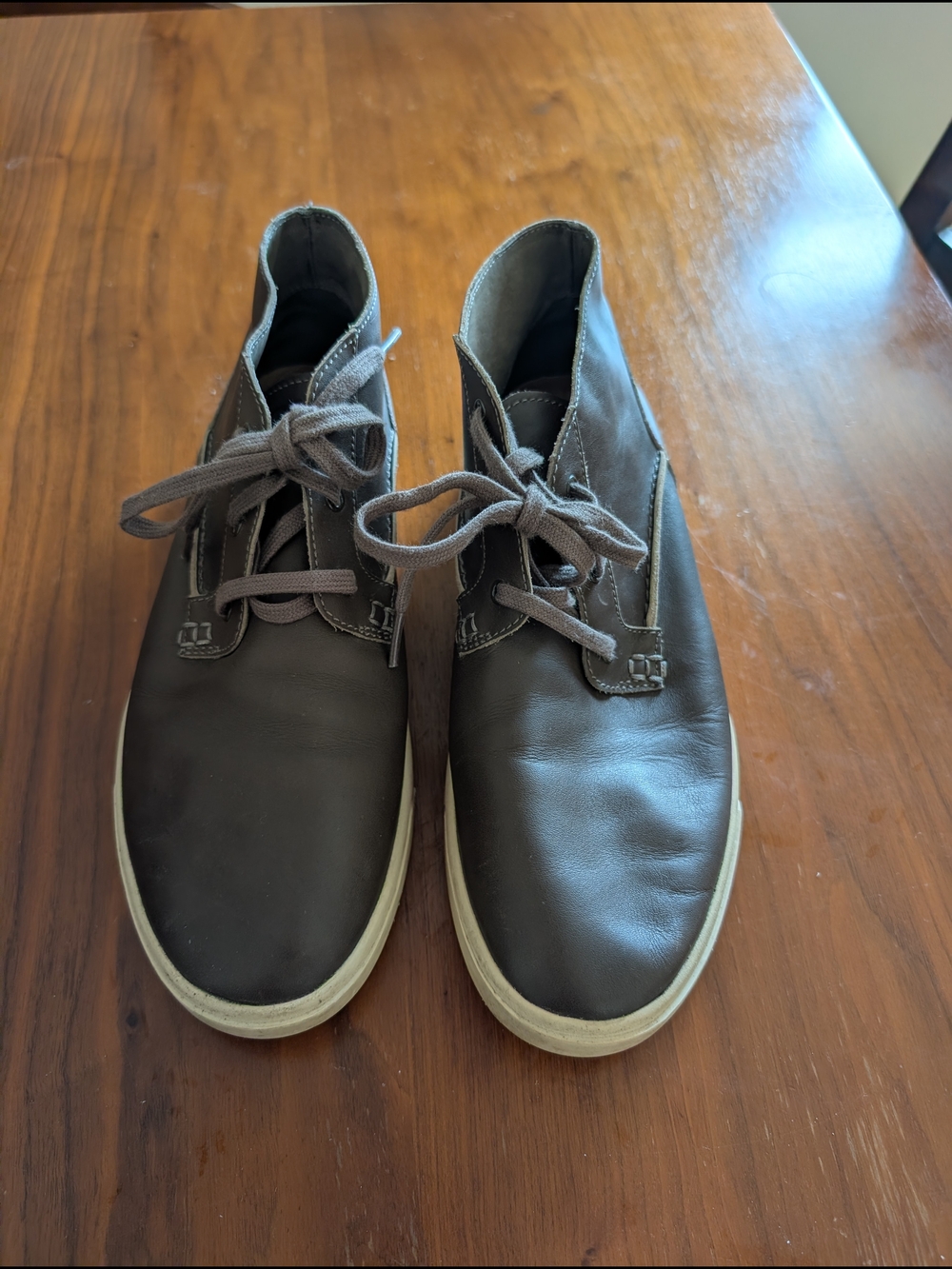 UGG Men’s Leather Chukka Shoes Brown Size 9